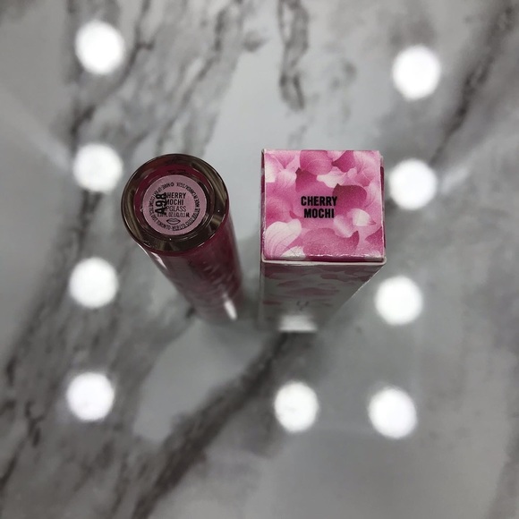 Mac Boom Boom Bloom Lipglass Cherry mochi Lipgloss - Picture 2 of 5